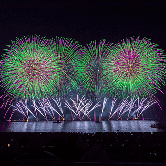 Alu-Dibond Acryl Bildlizenz Stockfoto Cannes Dragon Fireworks